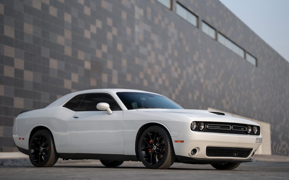 dodge-challenger-white-10